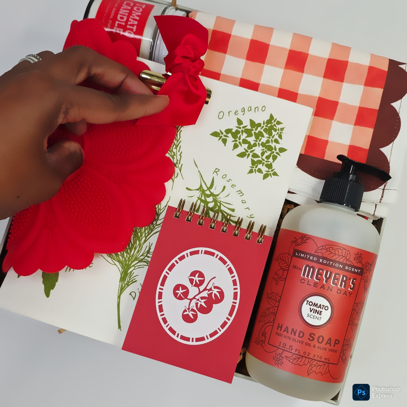 Tomato Garden Kitchen Essentials Box